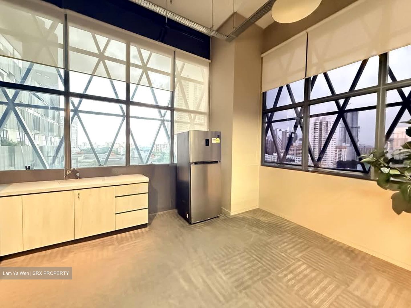 Ct Hub 2 (D12), Office #558228101